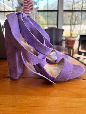 Carcuume Strappy chunky high heels sandals with lace up. Size 6